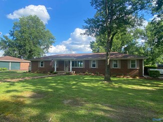900 Hereford Dr, Athens, AL 35611