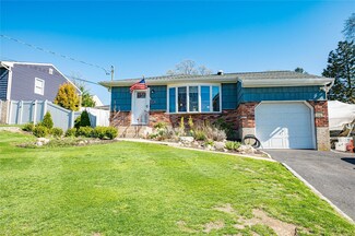 203 Juniper Rd, Kings Park, NY 11754