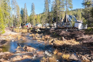 10027 Willow Ct, Soda Springs, CA 95728