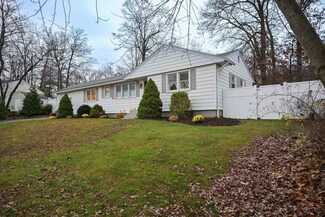 23 Rebel Ln, Manchester, NH 03104