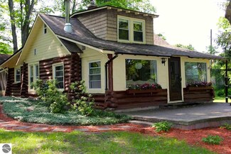 10530 Covey Rd, Honor, MI 49640