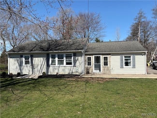 3899 Mapleton Rd, North Tonawanda, NY 14120