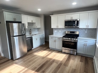52 Pelham St Unit 1, Methuen, MA 01844