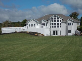 1222 W Albion St, Avilla, IN 46710