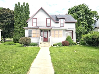603 Main St, Genoa, WI 54632