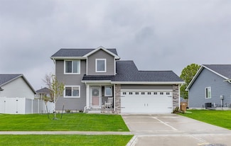 941 17th St SE, Altoona, IA 50009