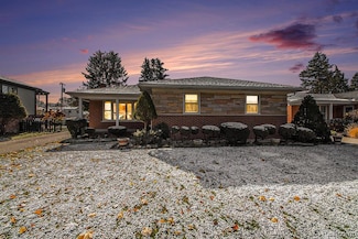 29507 Mark Ln, Livonia, MI 48152