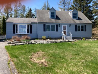 63 Grant St, Hancock, ME 04640