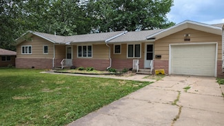 1404 6th St, Monett, MO 65708