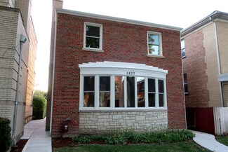 5837 N Spaulding Ave, Chicago, IL 60659