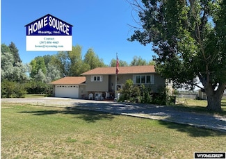 2745 Riverview Rd, Riverton, WY 82501