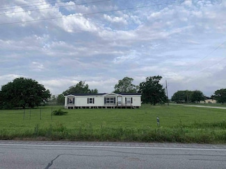 43 County Road 122, Raywood, TX 77575