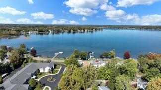 306 Eubank St, Novi, MI 48377
