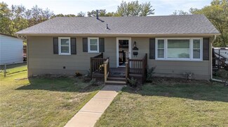 1 Cordell Cir, Excelsior Springs, MO 64024