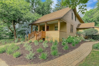 923 Ash St, Saint Charles, IL 60174
