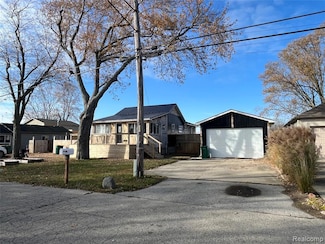 35754 Erie Dr, Rockwood, MI 48173