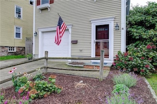 4 Lucas Ave, Newport, RI 02840