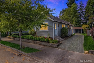 38362 SE Cedar St, Snoqualmie, WA 98065