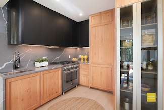 19 N Henry St Unit 3B, Brooklyn, NY 11222