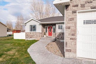18 N Elm Ln, Rigby, ID 83442