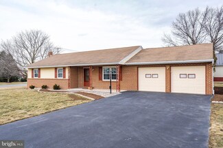 125 Sunset Rd, New Holland, PA 17557