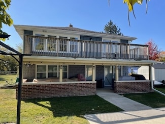 712 Fossil Dr, Ingleside, IL 60041