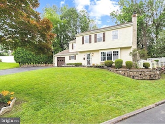 50 Hideaway Dr, Willow Grove, PA 19090