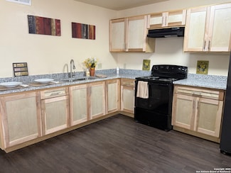 120 Delmar St Unit 204, San Antonio, TX 78210