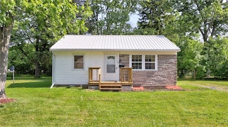 17 Seneca Manor Dr, Seneca Falls, NY 13148
