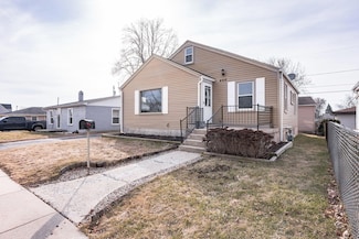 4515 17th St, Racine, WI 53405