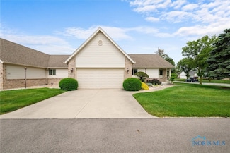 4235 Townhouse Dr Unit D, Oregon, OH 43616