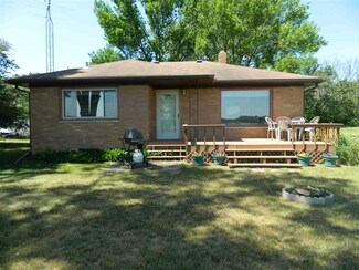 W5780 N Island Dr, Endeavor, WI 53930