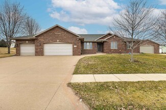 480 Apple St, Dickeyville, WI 53808