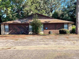 6818 Tiki Ln, Pensacola, FL 32503
