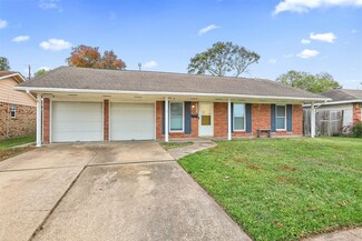 2219 Raspberry Ln, Pasadena, TX 77502