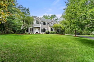 4 Farmstead Way, Acton, MA 01720