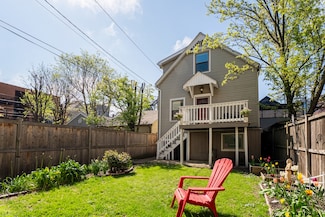 1221 W Fletcher St Unit 3, Chicago, IL 60657