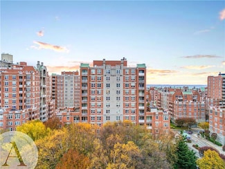 45 Oceana Dr E Unit 4B, Brooklyn, NY 11235