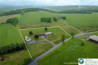 1195 Hemlock St, Palmerton, PA 18071
