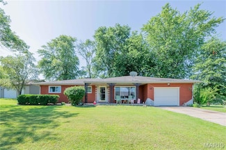 1302 Carribean Dr, Edwardsville, IL 62025