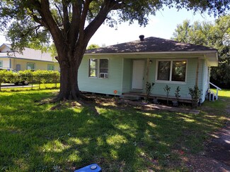 2830 Dowling St, Orange, TX 77630
