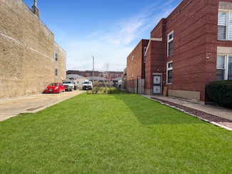 3333 S Indiana Ave, Chicago, IL 60616