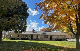 870 3 Mile Rd NE, Grand Rapids, MI 49505