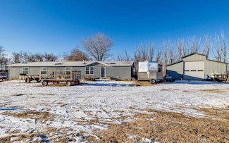 693 Lane 6, Powell, WY 82435