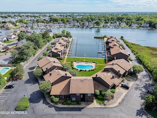14 Sea Point Dr, Point Pleasant Boro, NJ 08742
