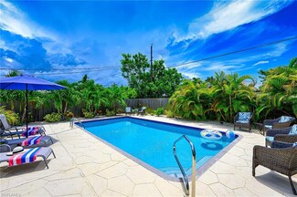 672 100th Ave N, Naples, FL 34108