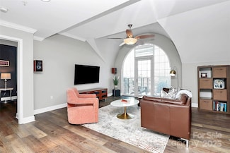 300 W 5th St Unit 644, Charlotte, NC 28202