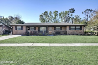 1112 Grove Park Dr S, Orange Park, FL 32073