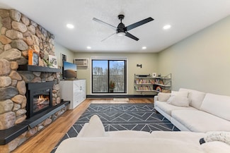 5607 Green Circle Dr Unit 209, Hopkins, MN 55343