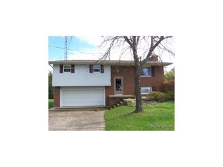298 E Lubeck Hills Dr, Washington, WV 26181